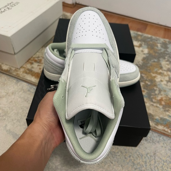 NIB Men’s Sz 10 (Euro Sz 44) Air Jordan 1 Low SE Sneakers In White/Sea-foam Sail - Picture 14 of 16